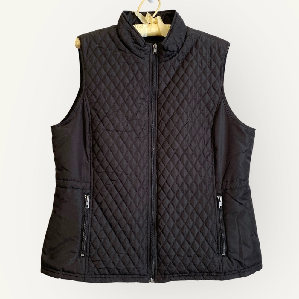 NWOT  Relativity Black Zip Up Vest  Two Zippered Pockets   XL